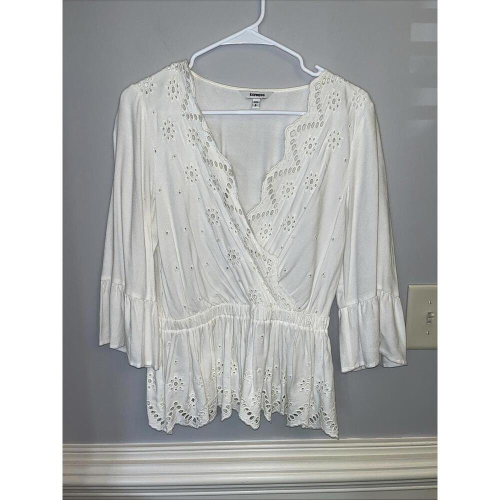 EXPRESS Women’s Cream Eyelet V Neck Bell Sleeves Top Size Small Feminine